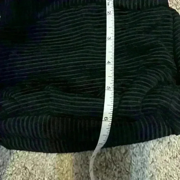 Vintage Paint the Lily Small Clutch Handbag
Black quilted with tortoise handle - Picture 7 of 8